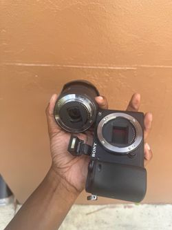 Sony Alpha 6400 Mirrorless Camera Body with Lens