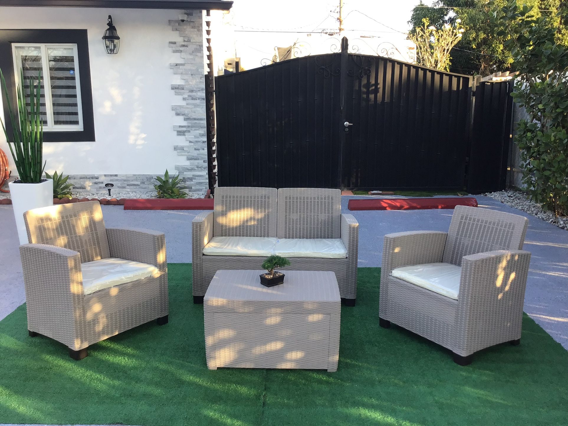 Outdoor patio furniture /๐