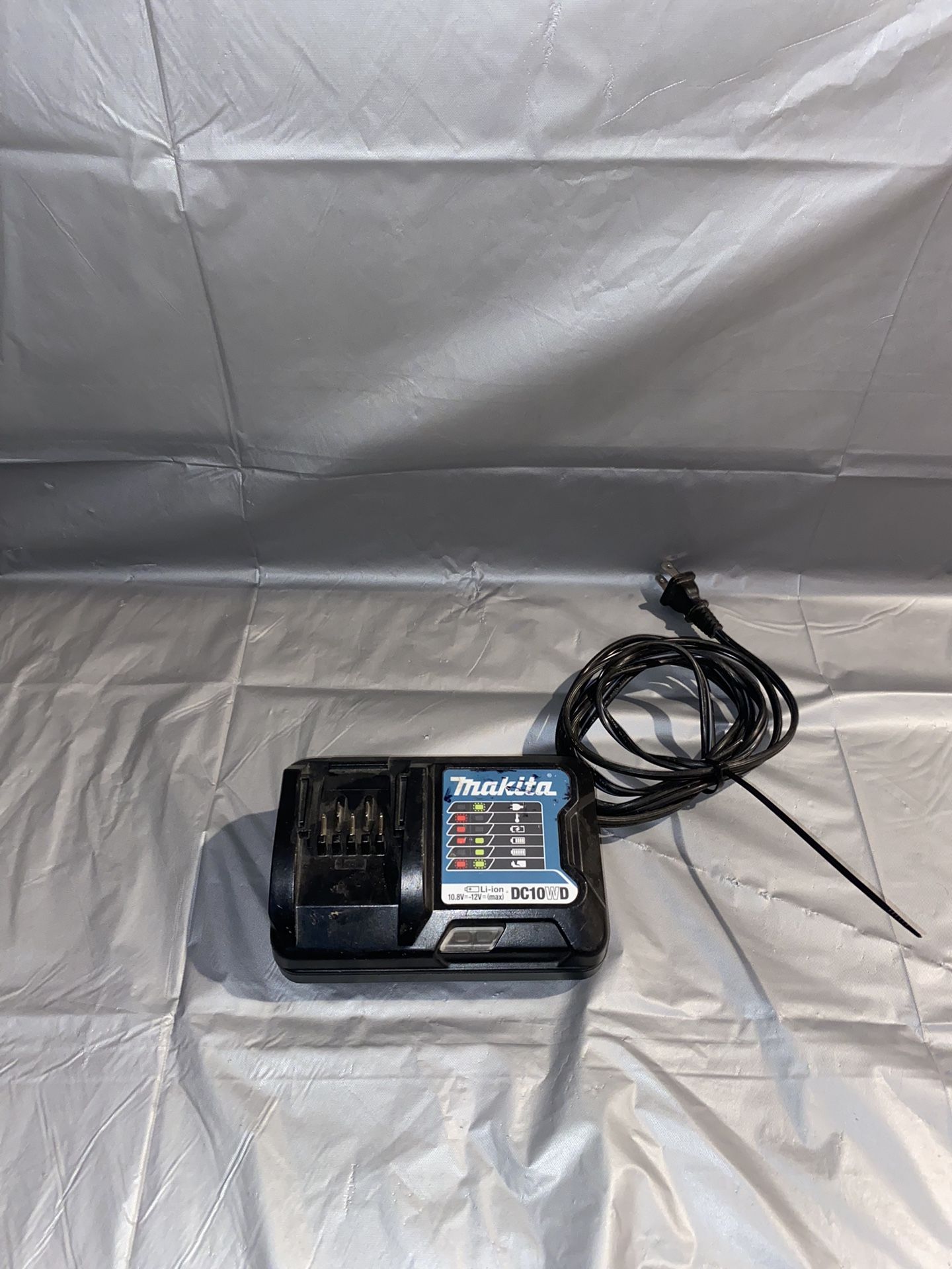 Makita 12v battery Charger