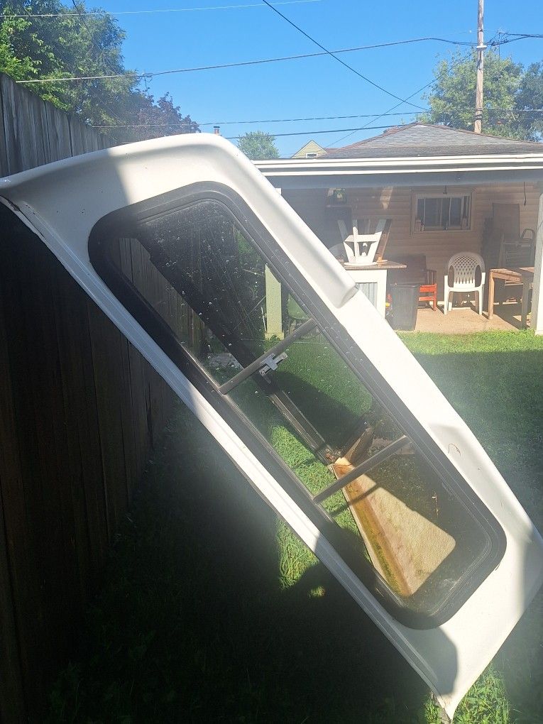 Camper Shell Fiberglass For Trucks-Used