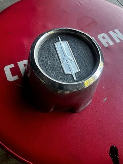 1972 Cutlass Center Cap