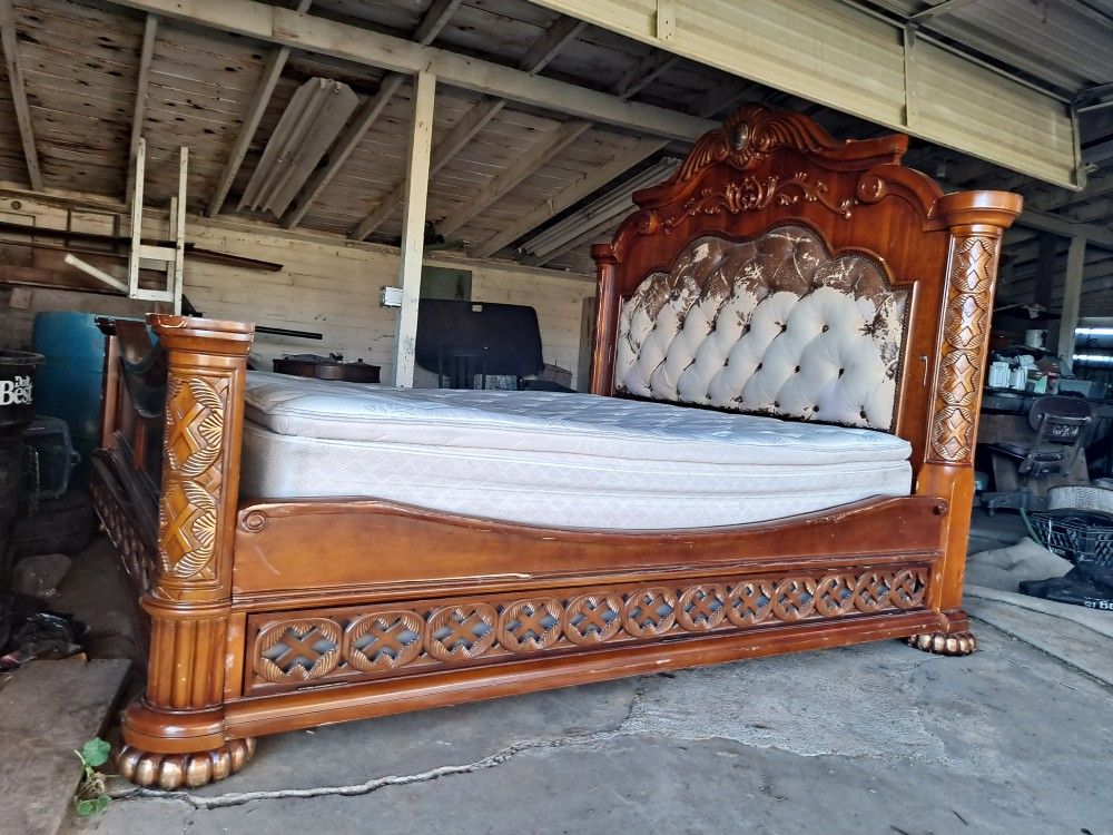 King Size Bed With Pillow Top Mattress