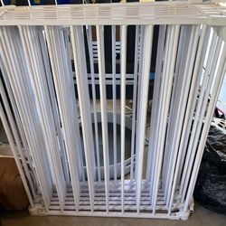 Safety Gate Play Yard