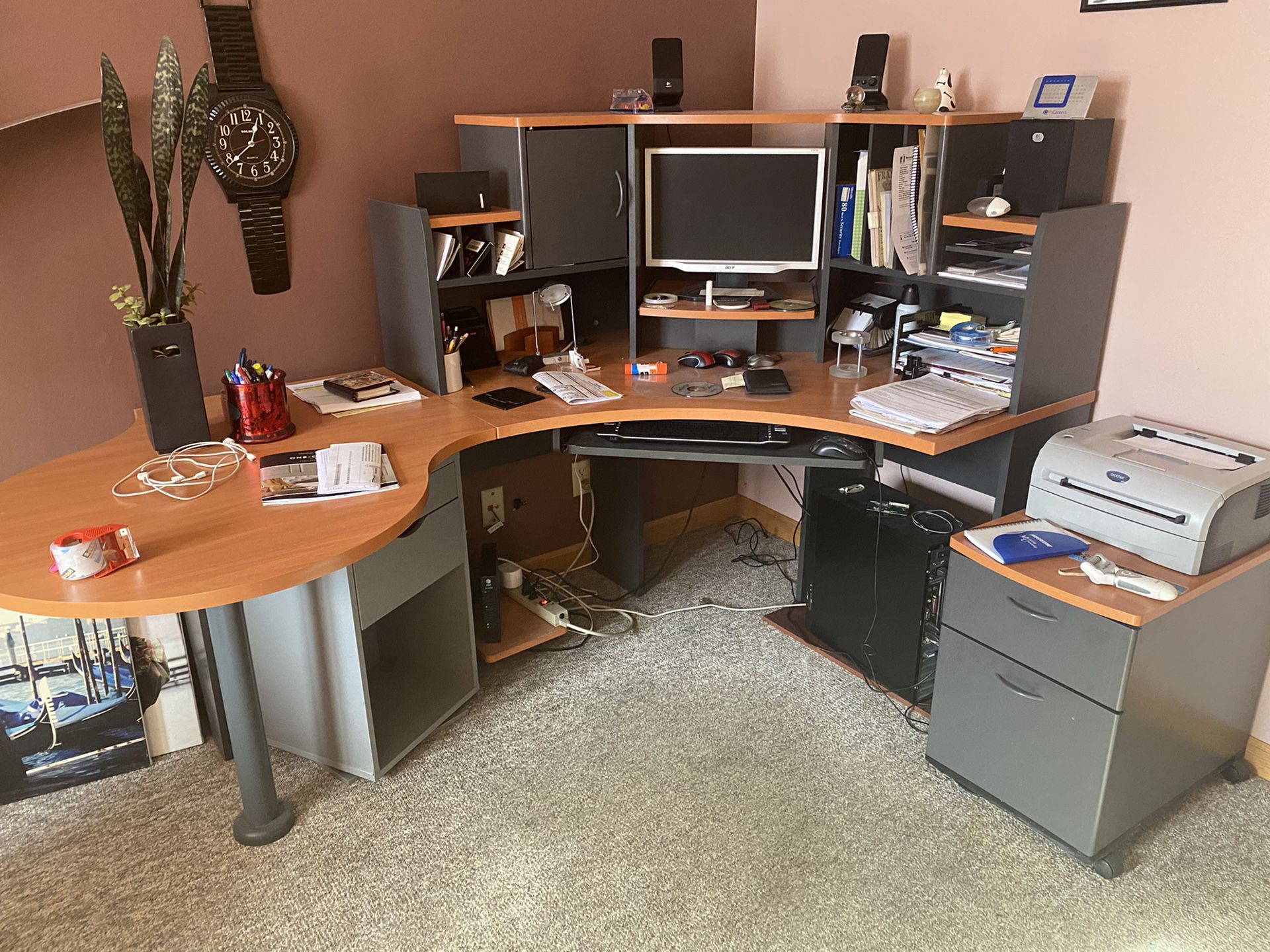 Computer desk / table with filing cabinets