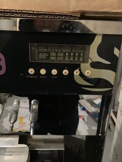 Frozen yogurt machine