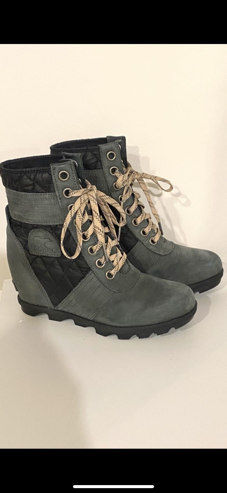 Women’s Sorel Wedge boots size 8.5