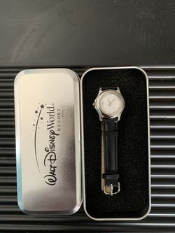 Walt Disney World Collectors Woman’s Watch with Mickey