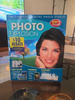Photo Explosion Deluxe Version 3 Complete Digital Photo Studio PC Software Boxed