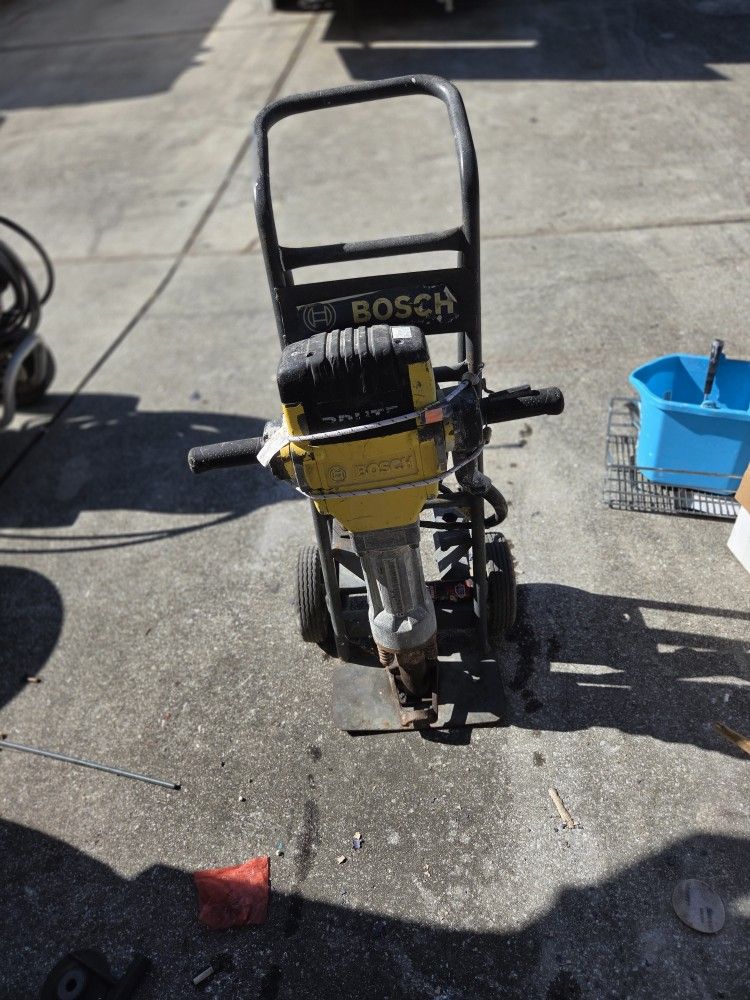 Jackhammer demolition tool