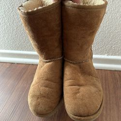Kids Uggs Size 4