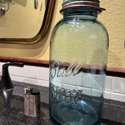 1920’s Blue Perfect Ball mason Large 2q