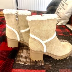 BRAND NEW TAN SUADE ANKLE BOOTS W/ FUR TRIM