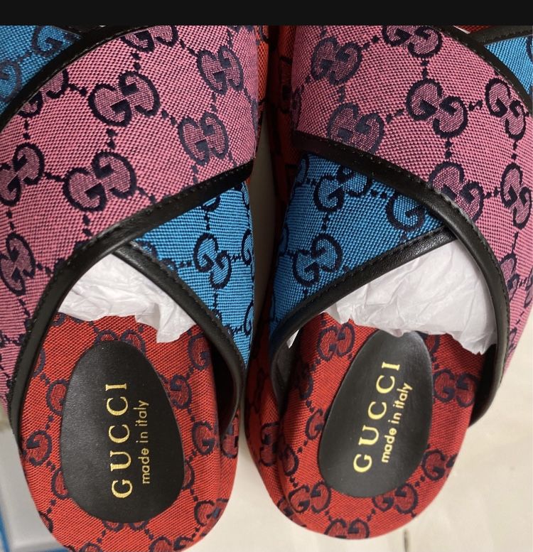 Multicolor Platform Slides