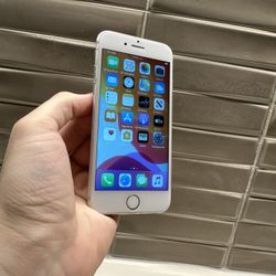 Apple iPhone 7 32GB Unlocked To Any Carrier!