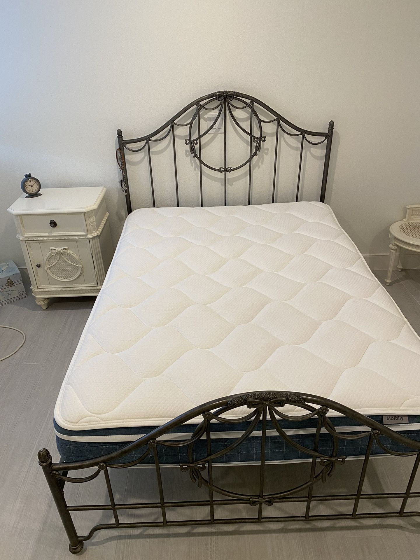 LEA Industries Bedroom Set for Sale in Dana Point, CA OfferUp