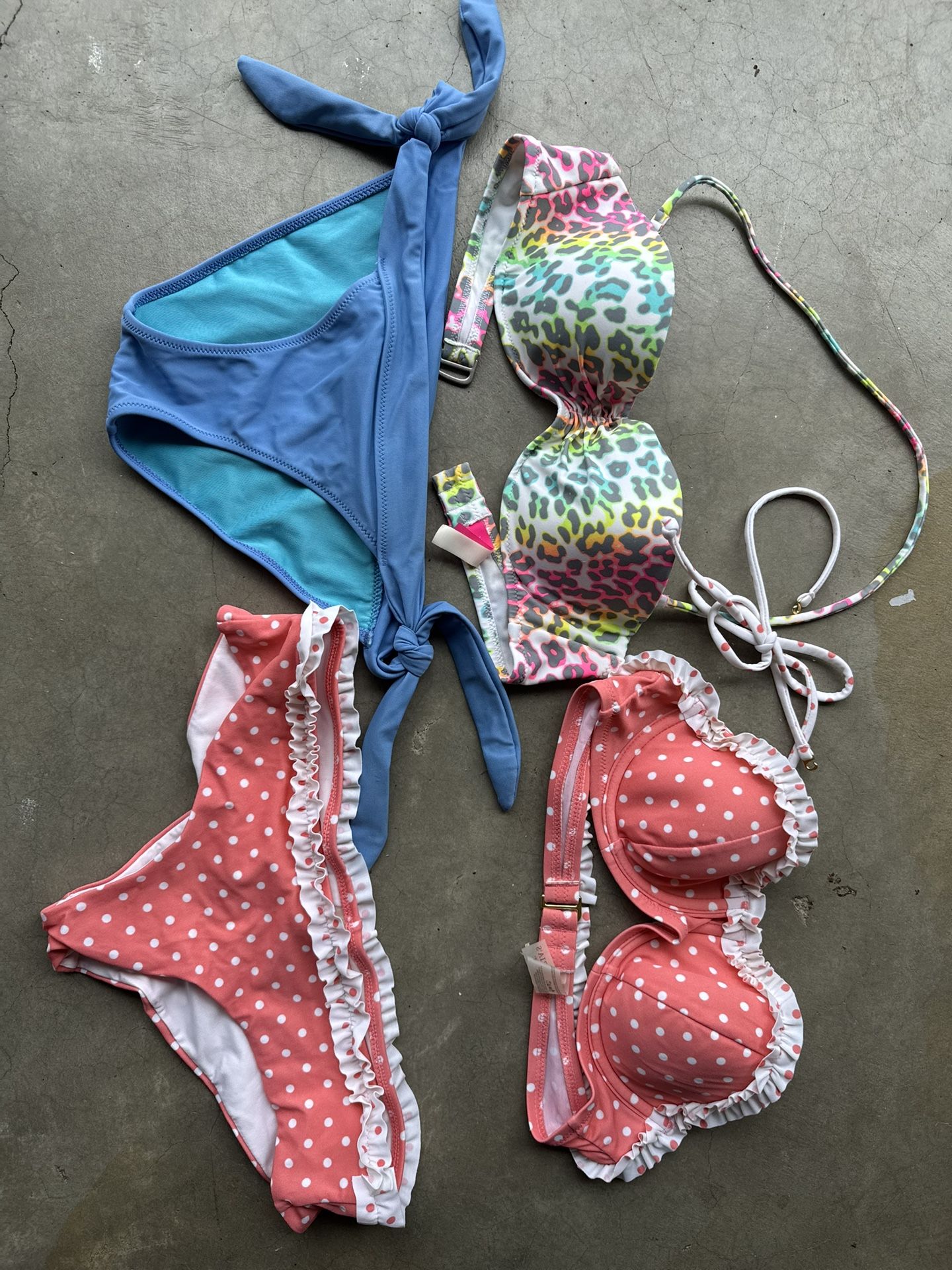 Victoria's Secret swim/ bikinis size extra small on all (30$ for both sets) they are like new