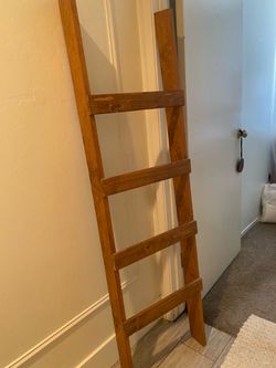 Wooden Blanket Ladder