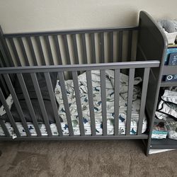 Crib With Mattress And Changing Table 