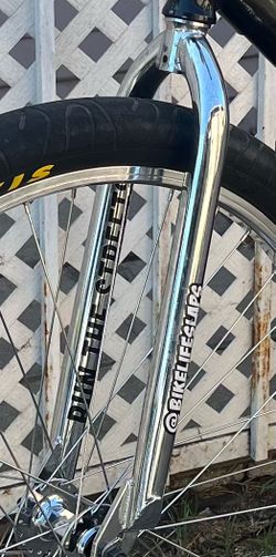 Chrome throne fork