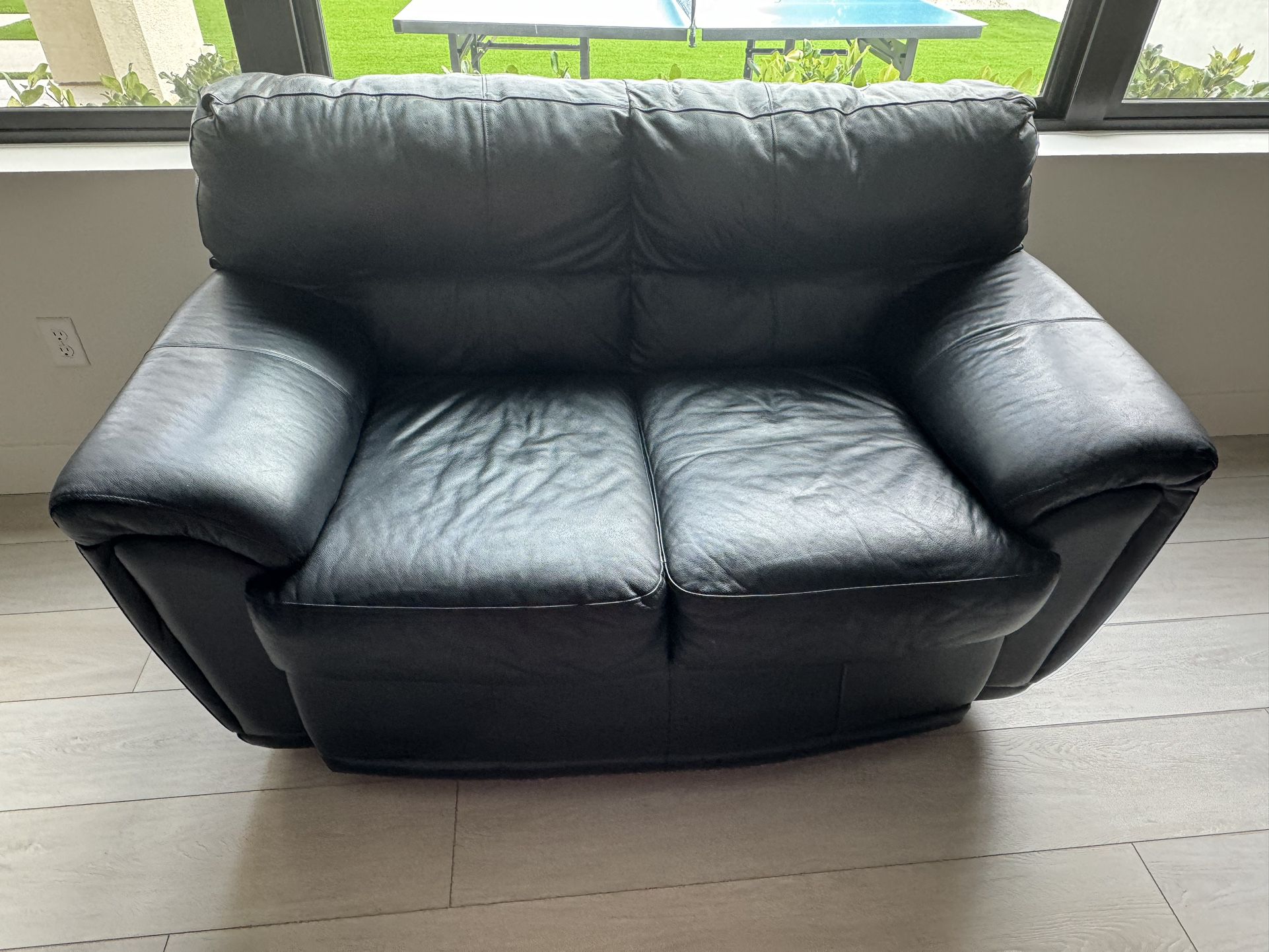 Black Leather Love Seat - Large - Most Comfy Ever !! 