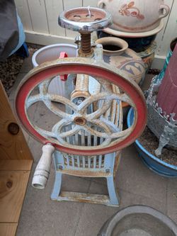 Antique Cast Iron Hand Crank Ice Chipper  "OLD"