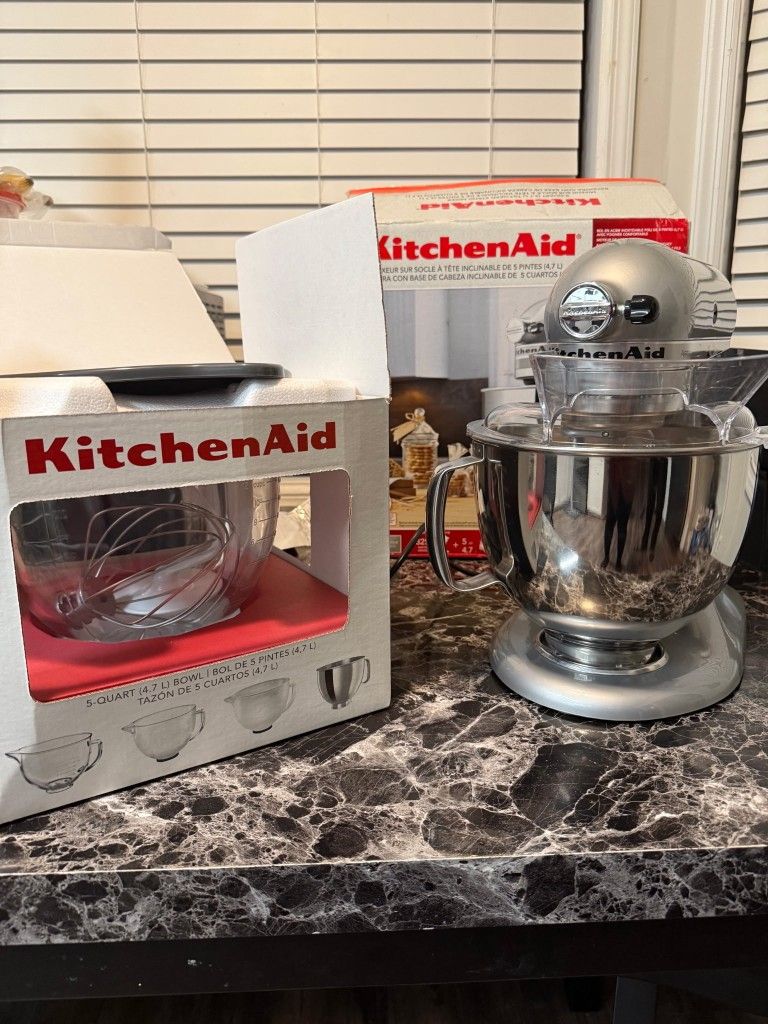Great Set for Christmas π.. New KitchenAid 2pc Set $275!