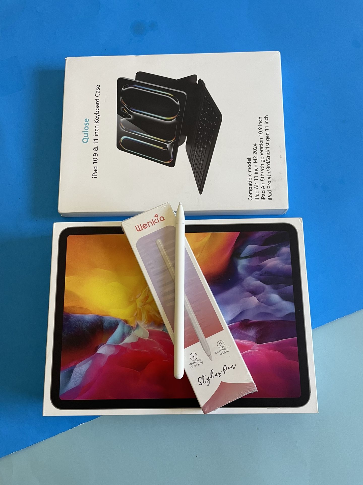 Apple iPad Pro 11” 2nd generation 128GB WiFi + Cellular / unlocked with keyboard and pencil 