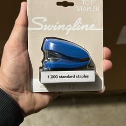 NEW! Cute Blue Swingline Tot Mini Stapler 12 Sheet Cap Jam Free w/ 1000 Staples