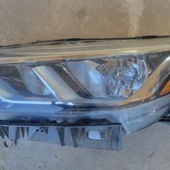 2021 Nissan Sentra Headlight