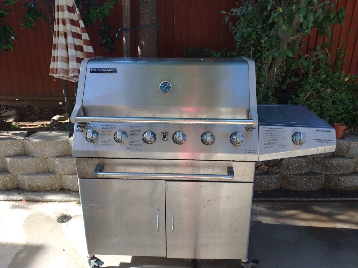 BEAUTIFUL BRINKMAN BBQ GRILL 