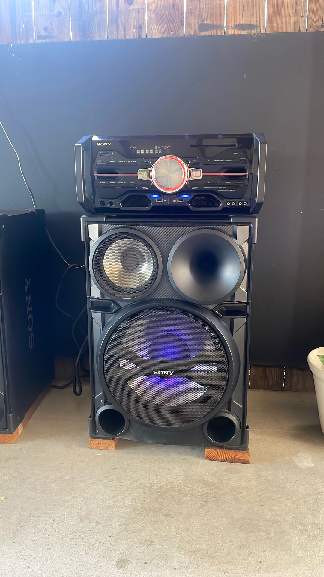 SONY STEREO LOUD AS . Well You Know😂