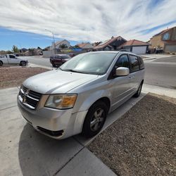 2010 Doge Grand Caravan 