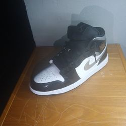 Jordan's 1 Mids 