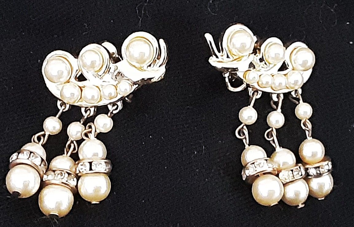 CORO signed rhinestone and pearl clip on earrings 1.25" x 1.75"
