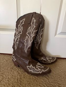 Brown Cowboy Boots with Cream Embroidery