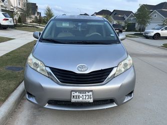 2012 Toyota Sienna