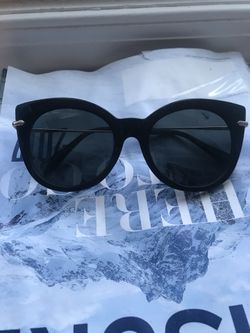 Cat eye sunglasses