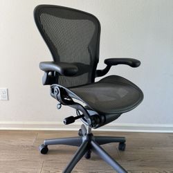 Herman Miller Aeron Classic Newer Model Size B Office Chair