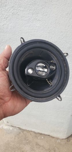 HD SCOSCHE TWETTERS 5 1/4 200 WHATS MAXIMUM