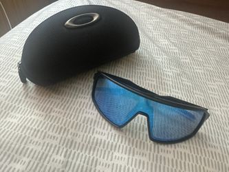 Oakley Sutros 