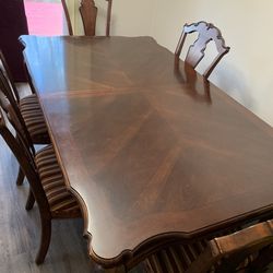 China Hutch And Table With 6 Chairs