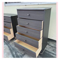 Dresser/ Five drawers dresser