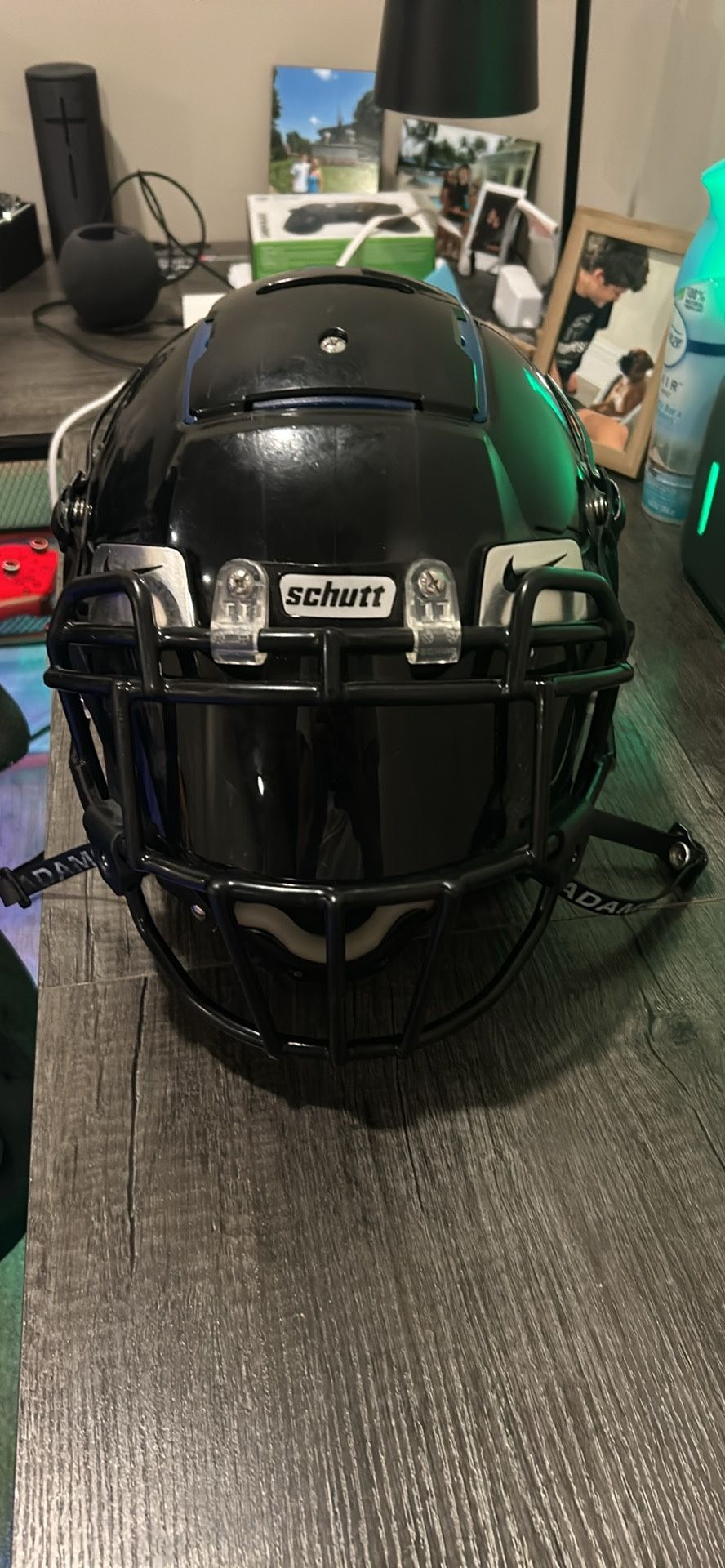 Schutt F7 kids football helmet