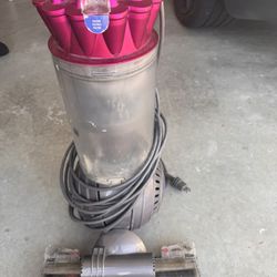 Dyson Upright Vaccum cleaner(bagless)