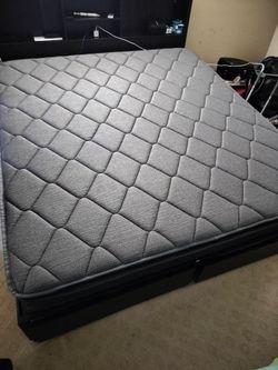 14in King Hybrid Mattress
