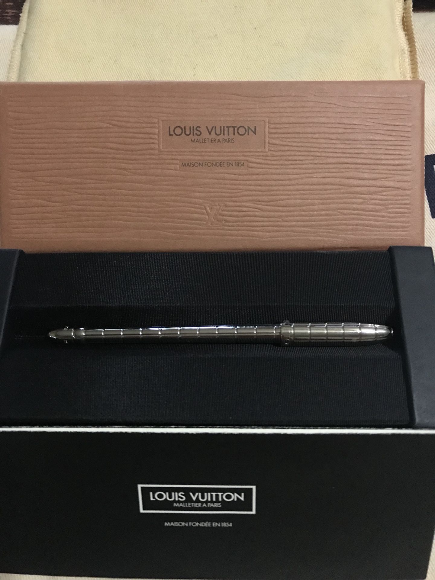 Louis Vuitton Pen. for Sale in Humble, TX - OfferUp