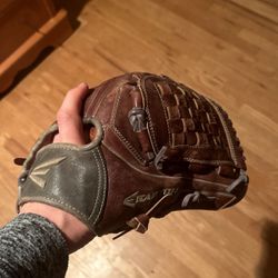 Easton Baseball Glove 12 Inch pitching glove