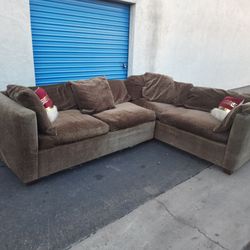Beautiful Sectional Couch 🛋