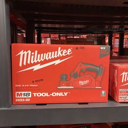 Milwaukee M18 18V Lithium-Ion Cordless 3-1/4 in. Planer (Tool-Only)