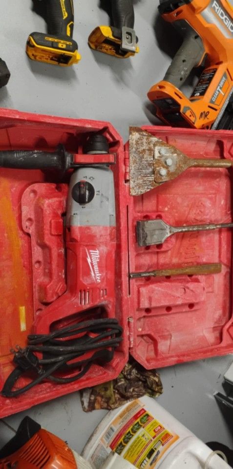 Milwaukee Chipping Hammer And